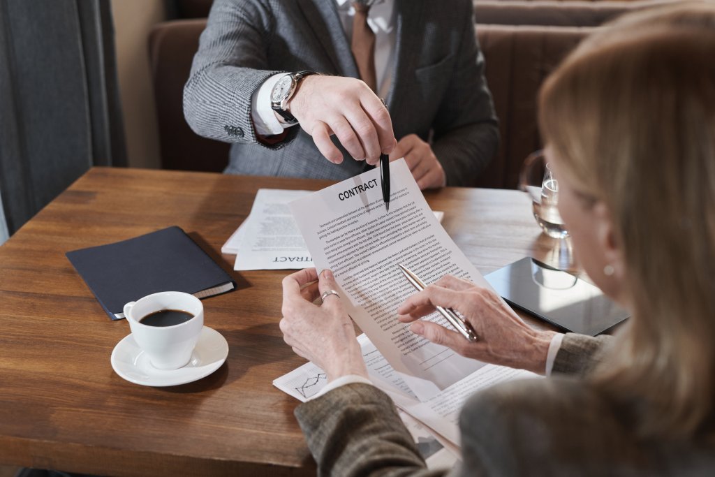 Red Flags in Employee Contracts That Could Lead to Legal Trouble