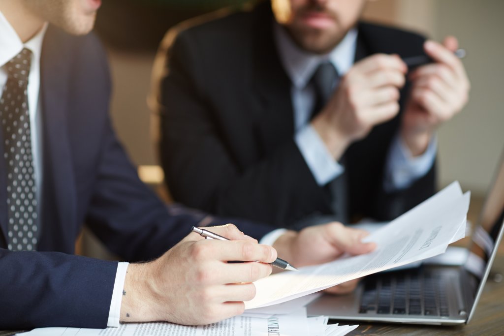 When to Bring in Legal Experts — and How to Choose the Right Ones